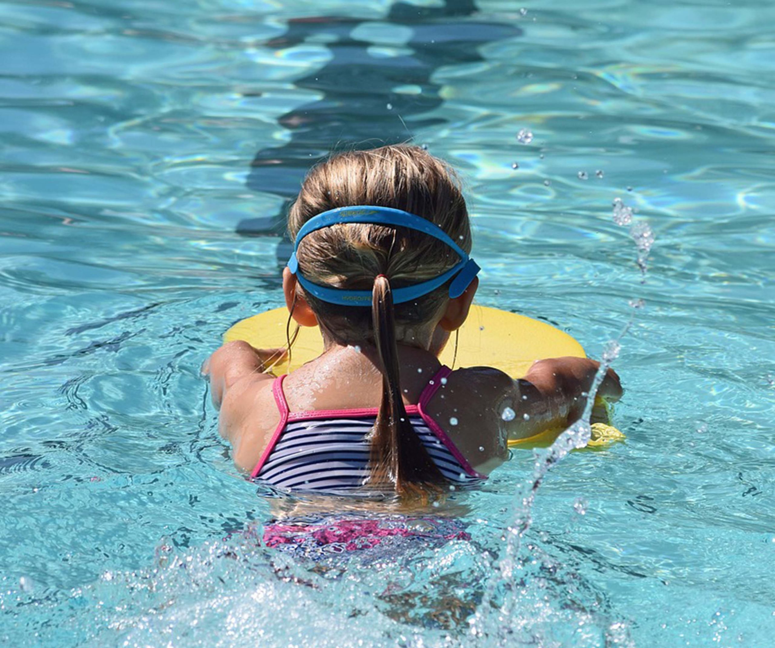 Centrum voľného času usporiada plavecko–športový denný tábor